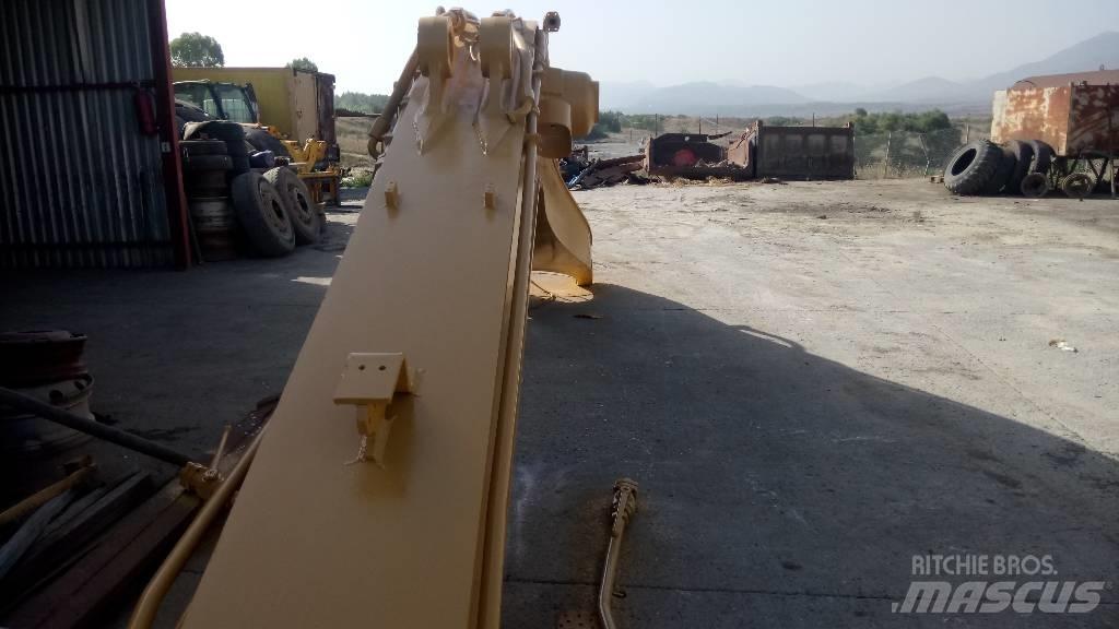 CAT 245 Gémek és dipperek