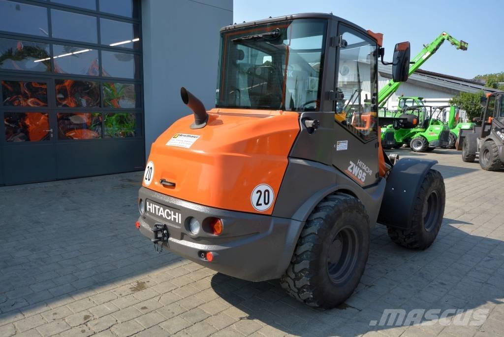 Hitachi ZW 95-6 C Gumikerekes homlokrakodók