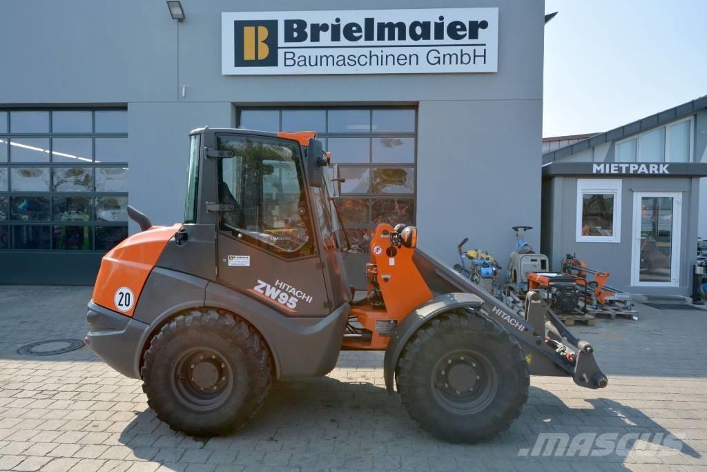 Hitachi ZW 95-6 C Gumikerekes homlokrakodók