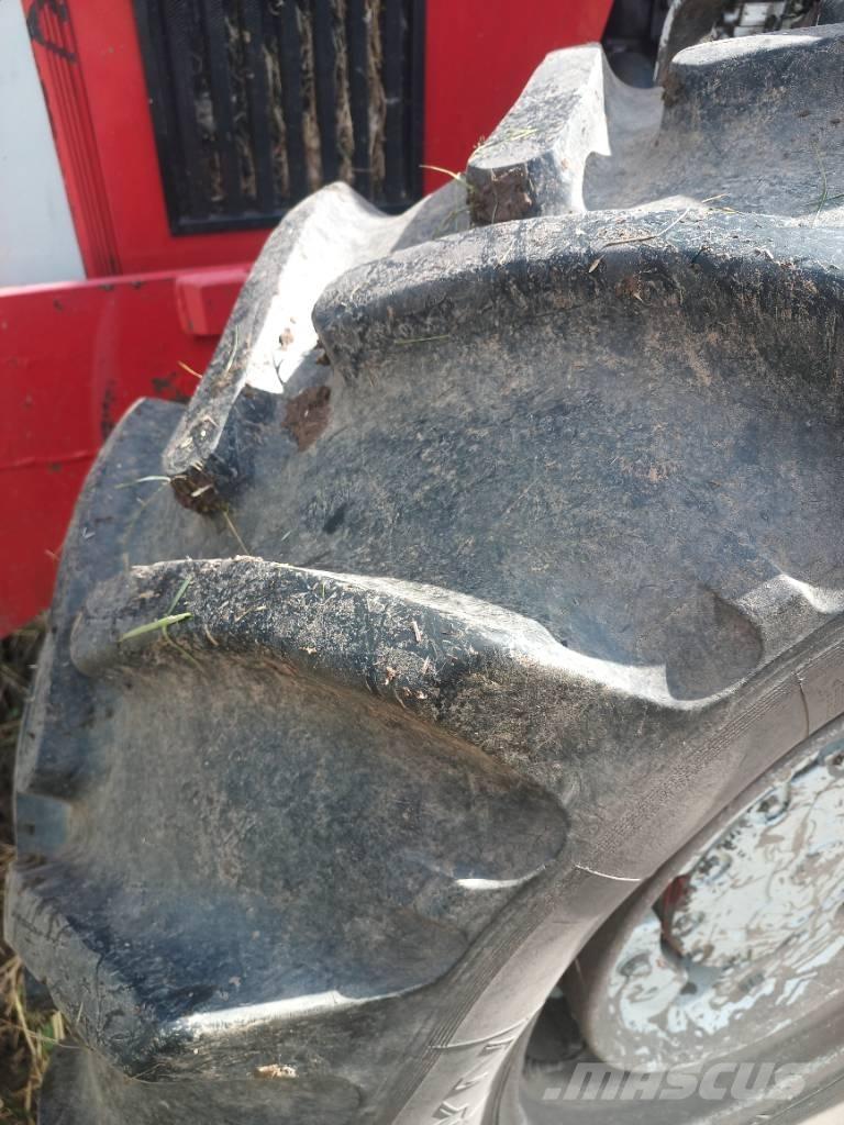 Massey Ferguson 2725 Traktorok