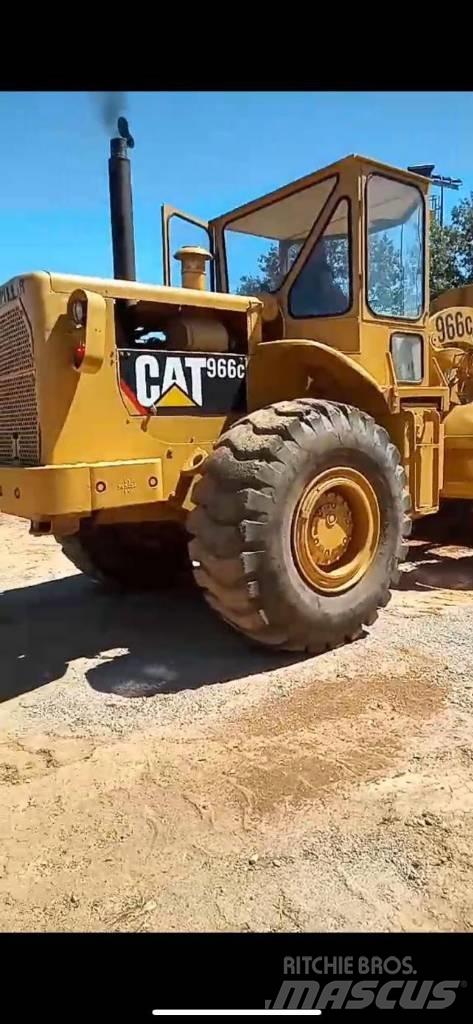 CAT 966C Gumikerekes homlokrakodók
