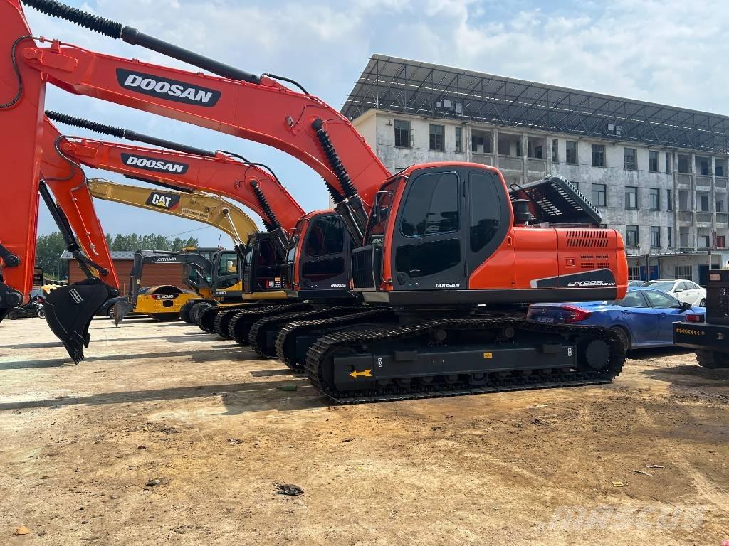 Doosan DX 225 LC Lánctalpas kotrók