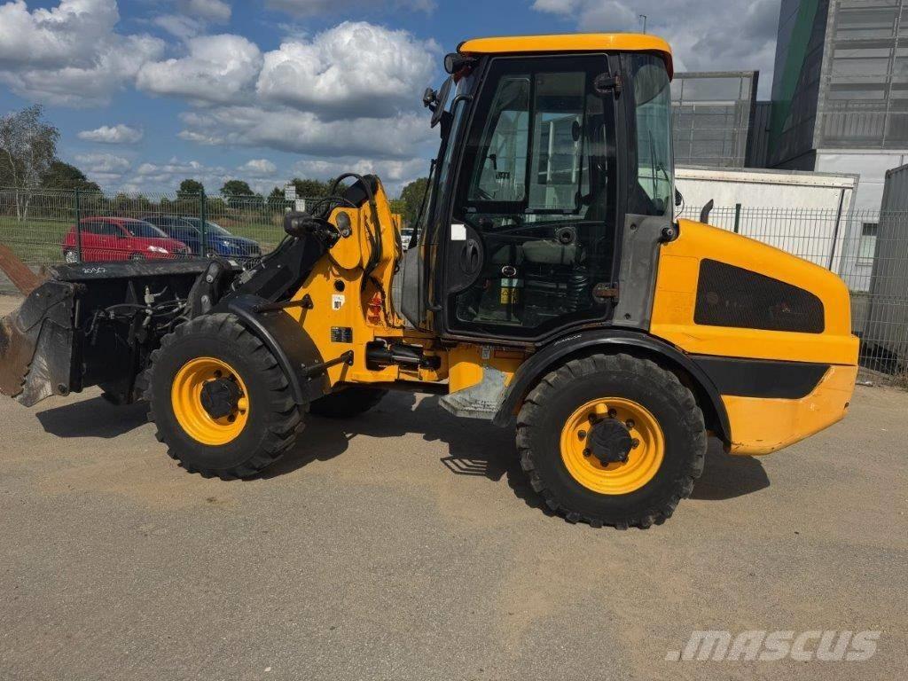 JCB 406 T4 Gumikerekes homlokrakodók