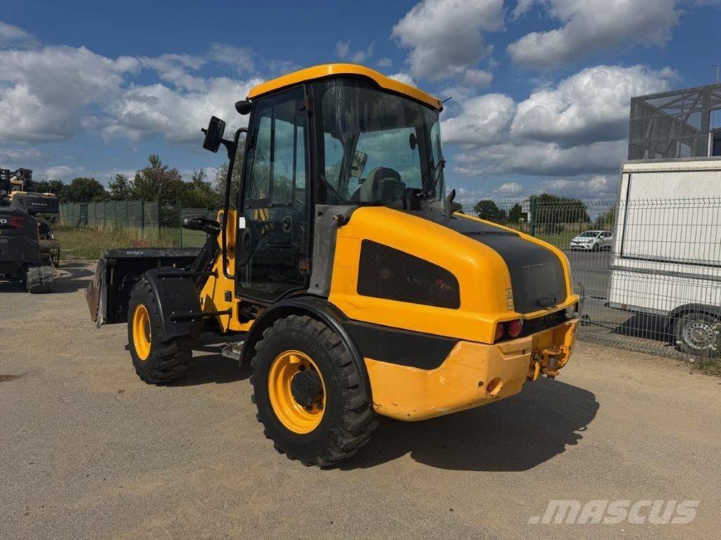 JCB 406 T4 Gumikerekes homlokrakodók