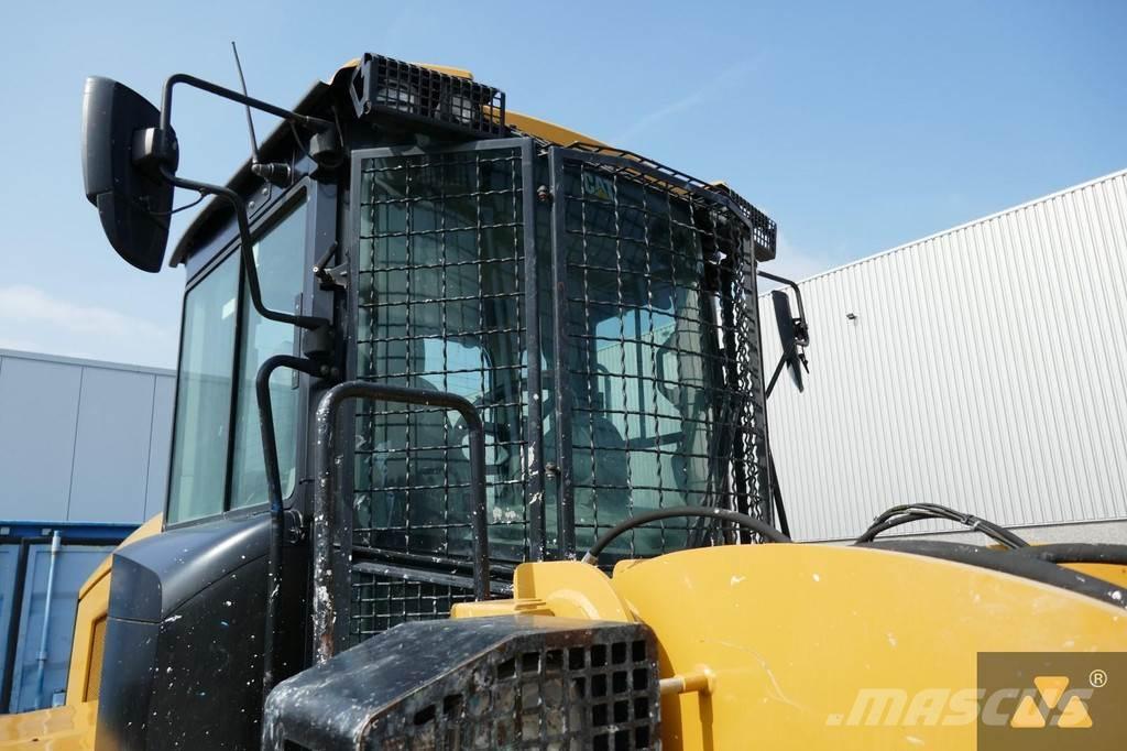 CAT Cab guards Vezetőfülke és belső tartozékok