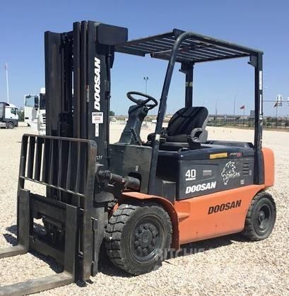Doosan B40 X-5 Elektromos targoncák