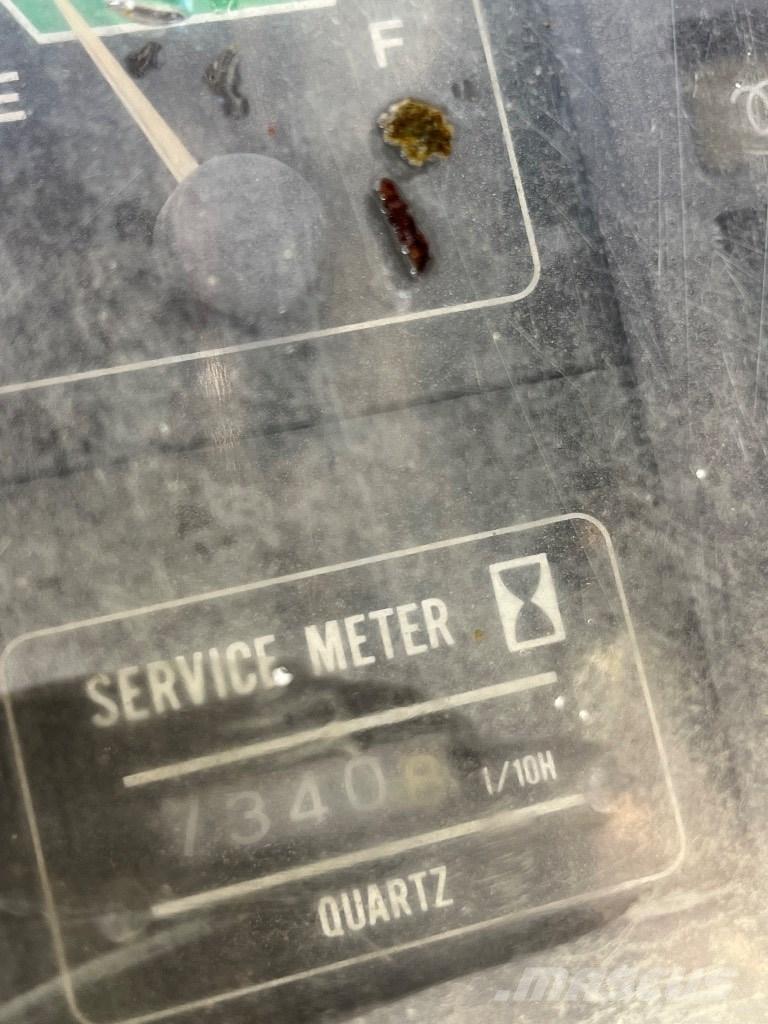 Hitachi EX 200-1 Lánctalpas kotrók