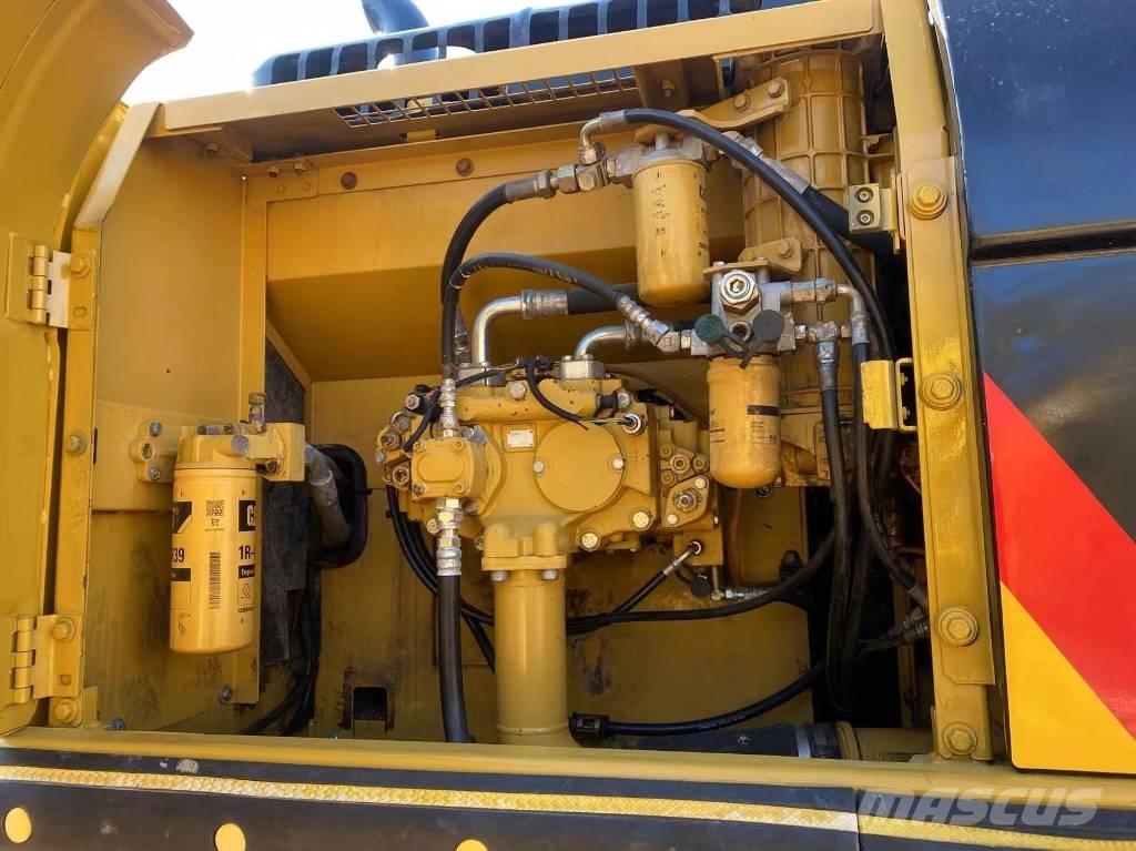 CAT 325 D Lánctalpas kotrók