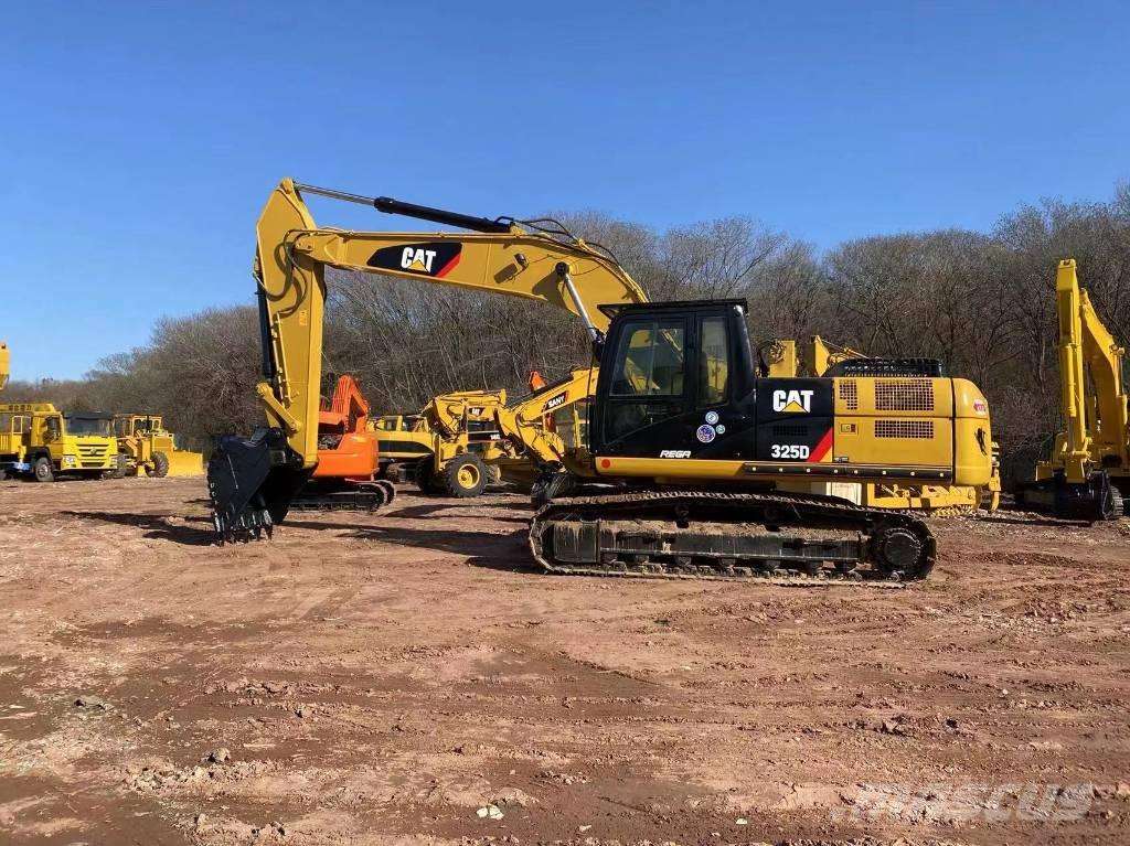 CAT 325 D Lánctalpas kotrók