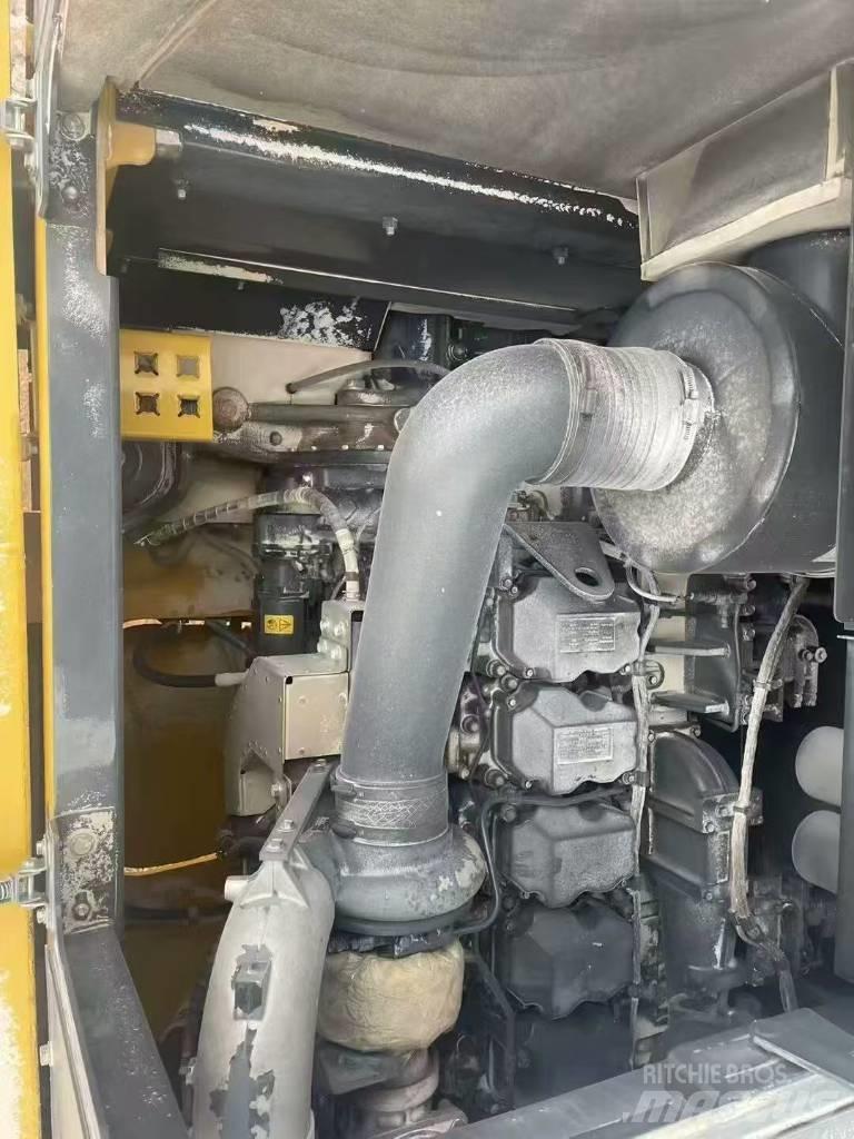 Komatsu pc850 Lánctalpas kotrók