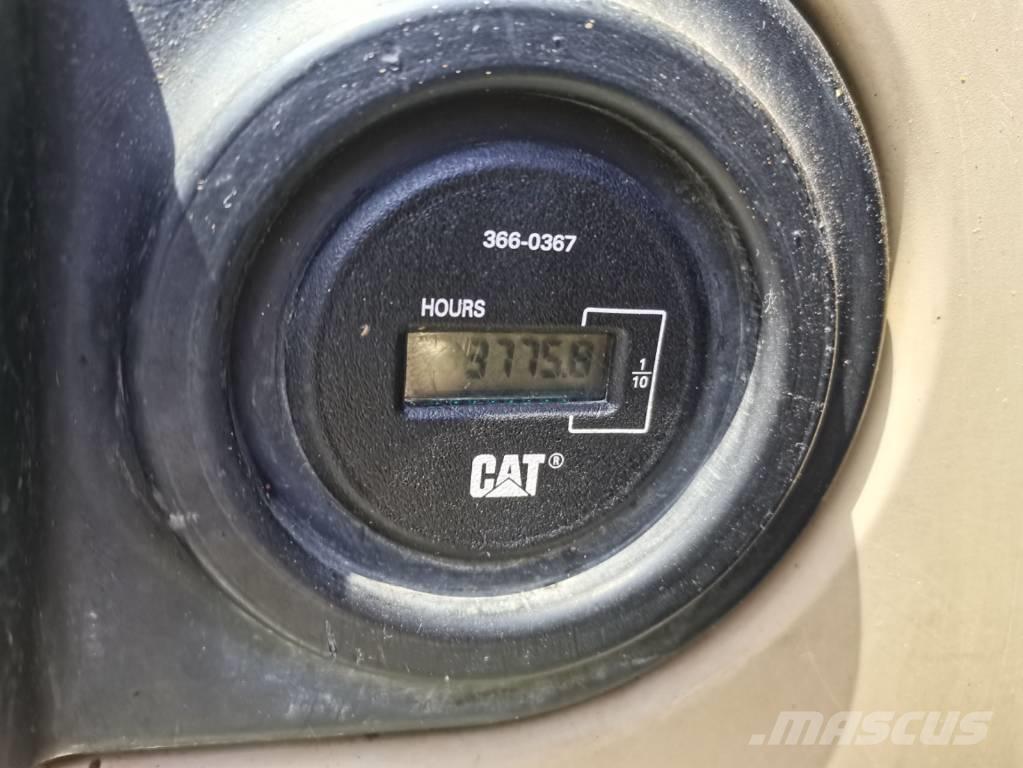 CAT 320 C L Lánctalpas kotrók