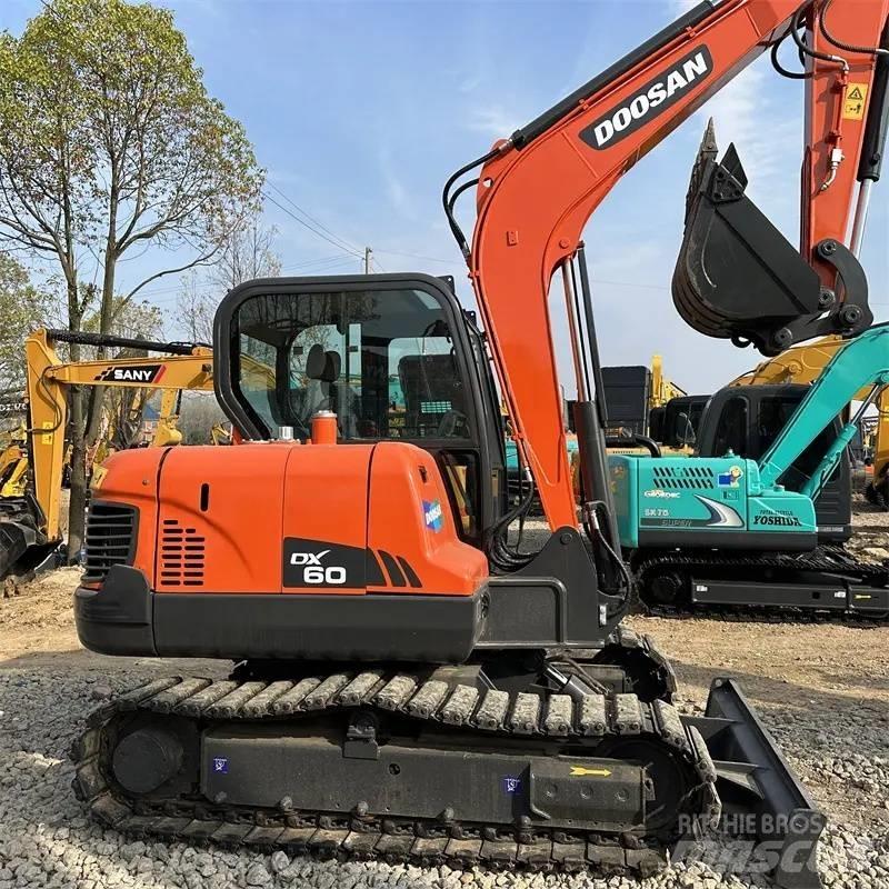 Doosan DX 60 Lánctalpas kotrók
