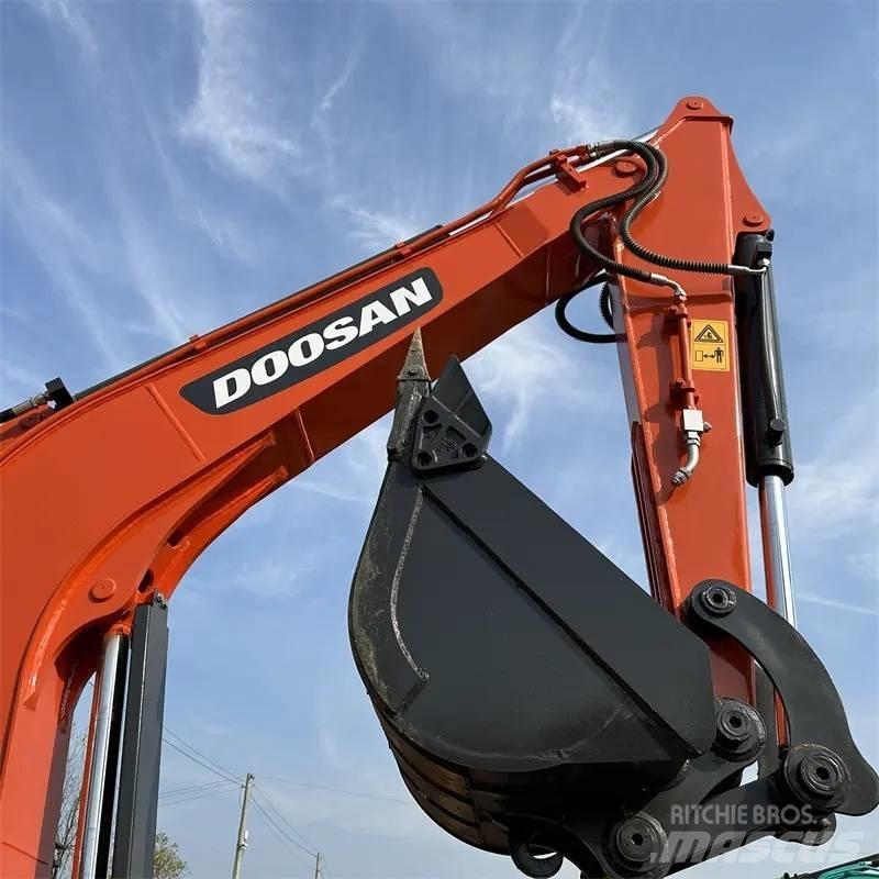 Doosan DX 60 Lánctalpas kotrók