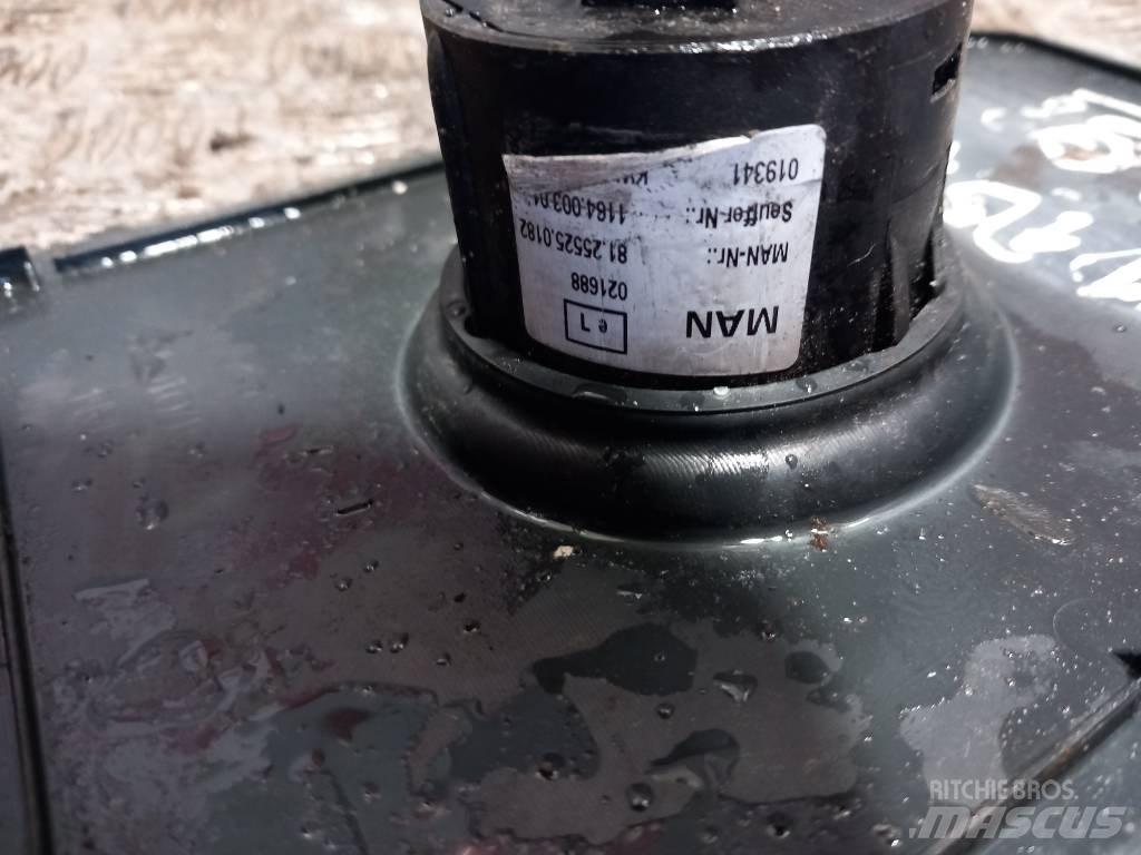 MAN TGA   81617010187 Vezetőfülke és belső tartozékok