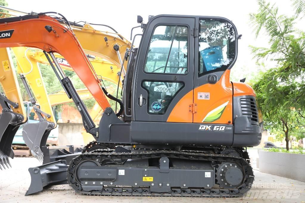 Develon DX 60 E-10 N Gumikerekes kotrók