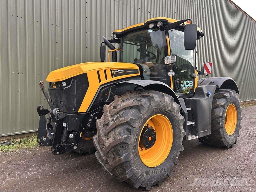 JCB Fastrac 4220 Traktorok