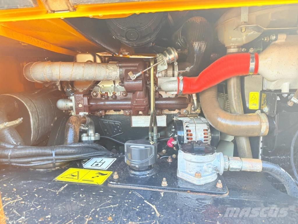 JCB 6 T Mezei dömperek