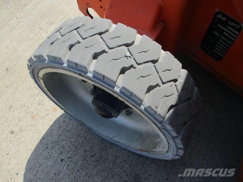 JLG E400 AJPN (687) Kompakt önjáró emelők