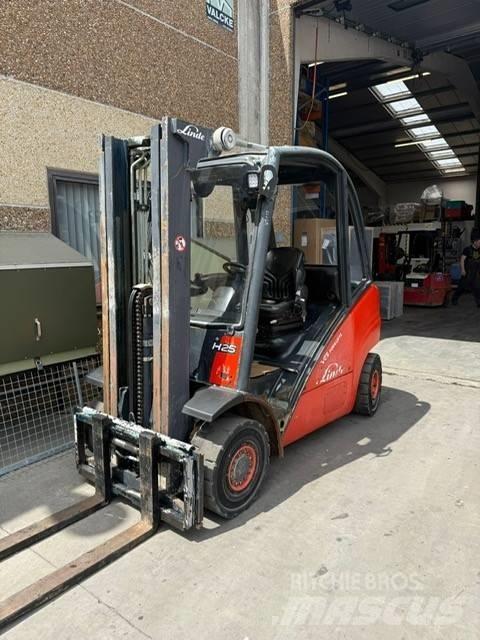 Linde H 25 D Dízel targoncák