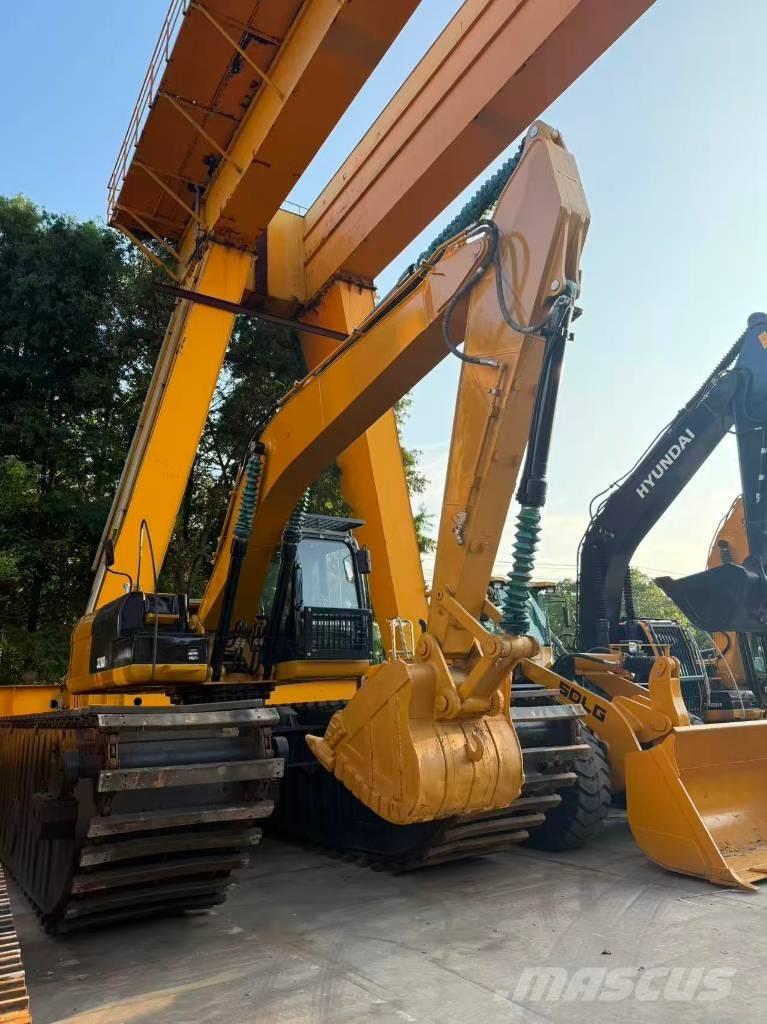 CAT 320D2 Kétéltű markolók