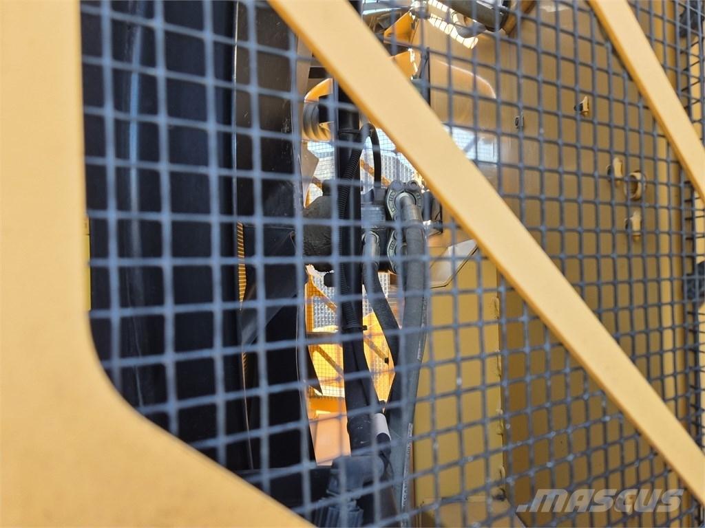 Volvo L 180 E Gumikerekes homlokrakodók