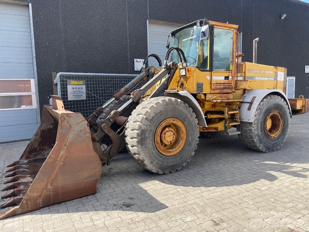 Volvo L120B Gumikerekes homlokrakodók