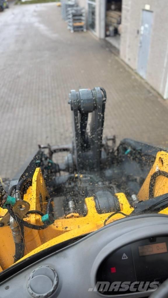 Volvo L 90 E Gumikerekes homlokrakodók
