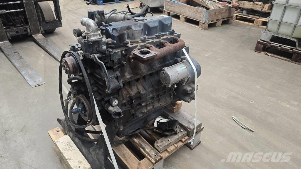 Kubota V 2403 Motorok