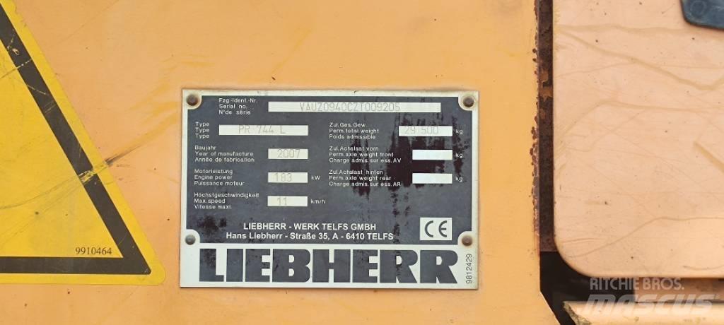 Liebherr PR 744 L lánctalpas dózerek
