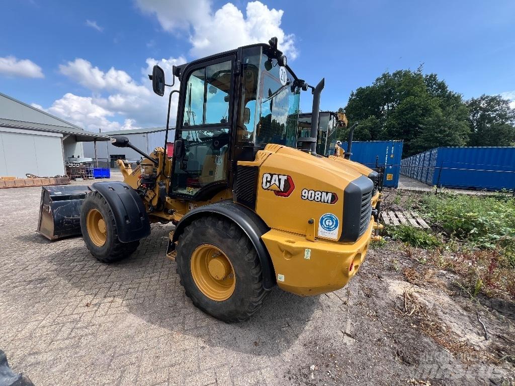 CAT 908M - 908 M Gumikerekes homlokrakodók