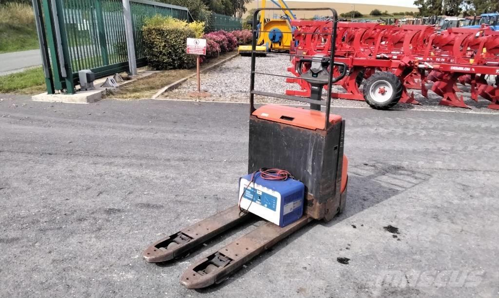 Toyota LWE 180 Alacsony emelőkocsi