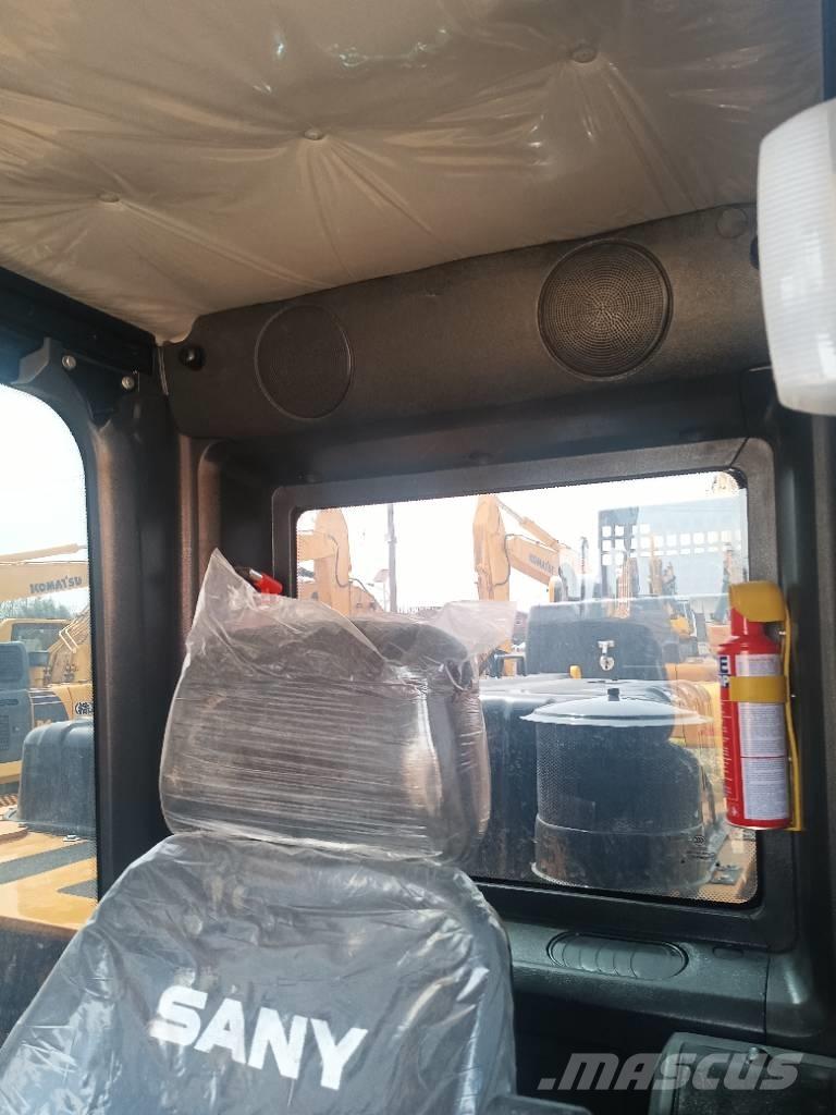 Sany SY 215 C Lánctalpas kotrók