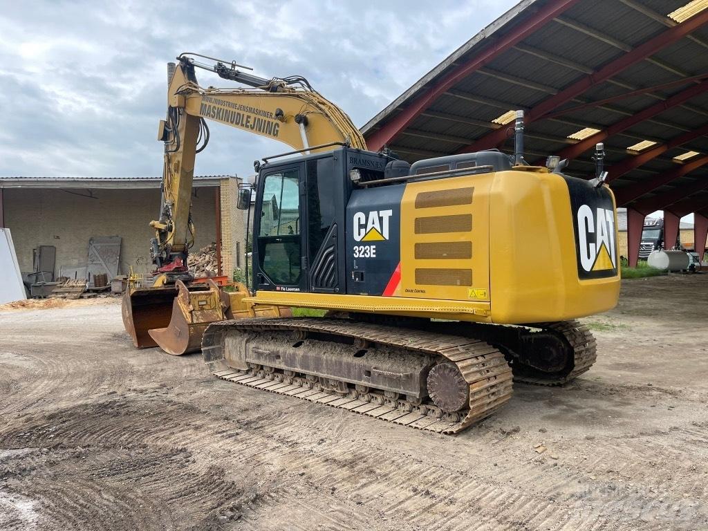 CAT 323 EL Lánctalpas kotrók