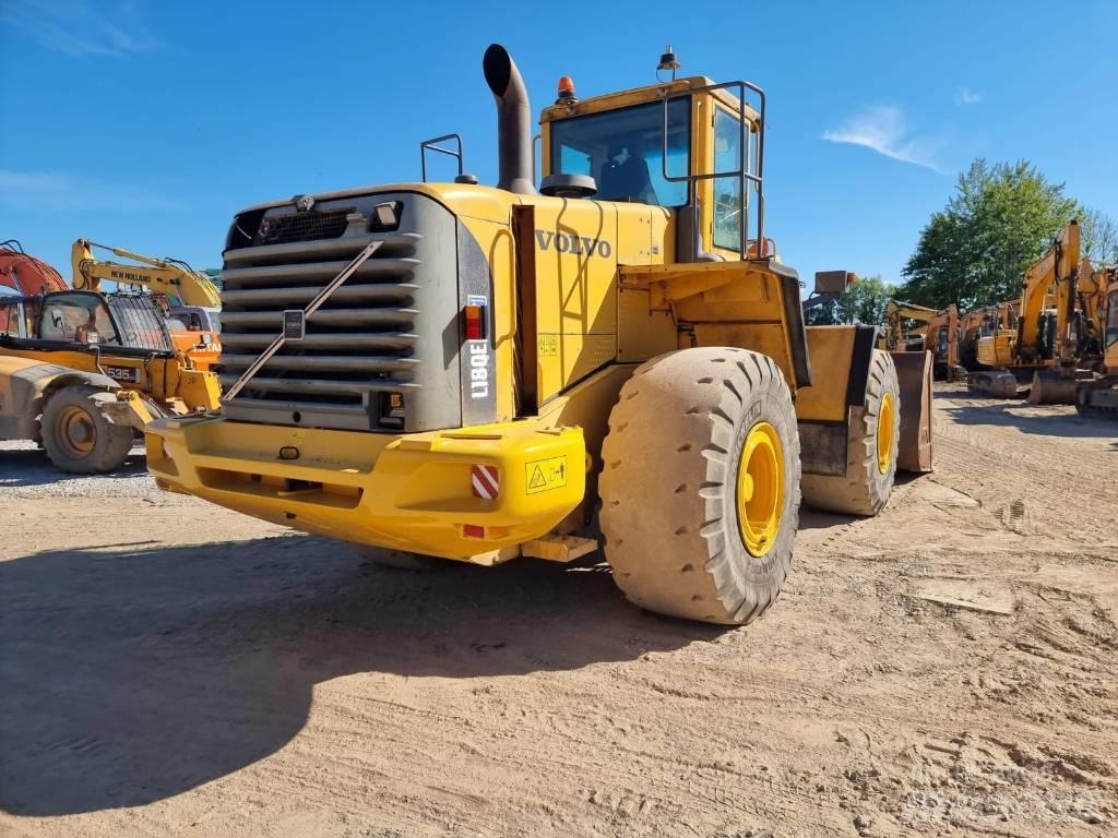 Volvo L 180 E Gumikerekes homlokrakodók