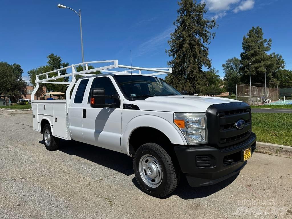 Ford F 250 SD Kis teherszállító/Platós kocsi