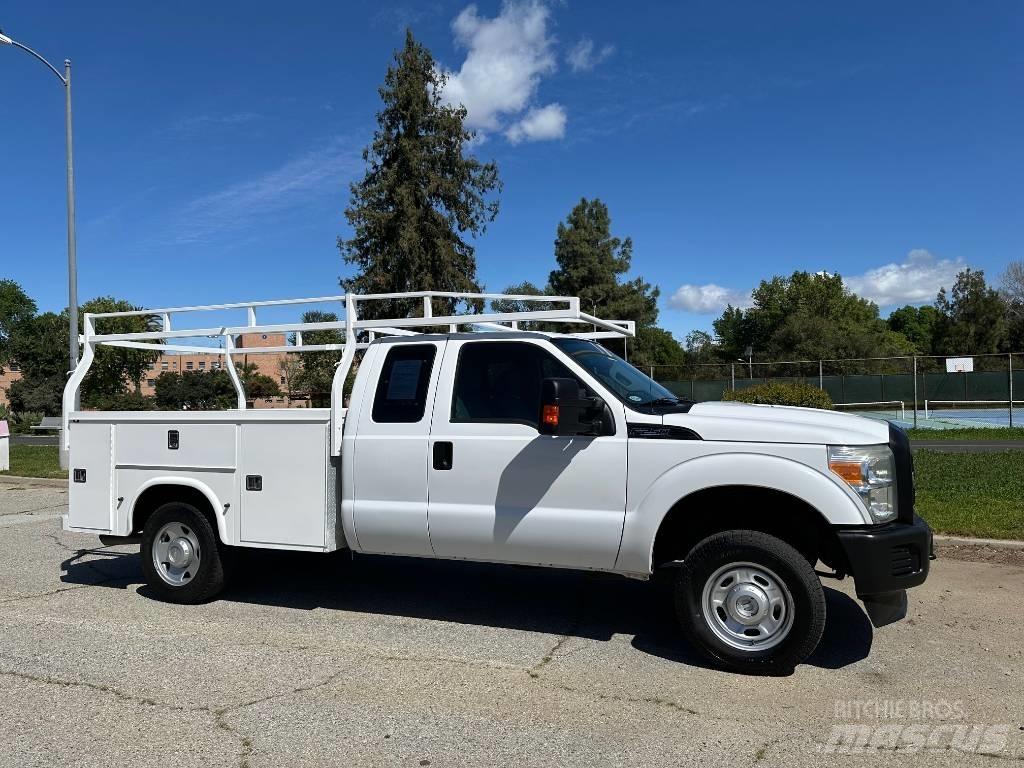 Ford F 250 SD Kis teherszállító/Platós kocsi