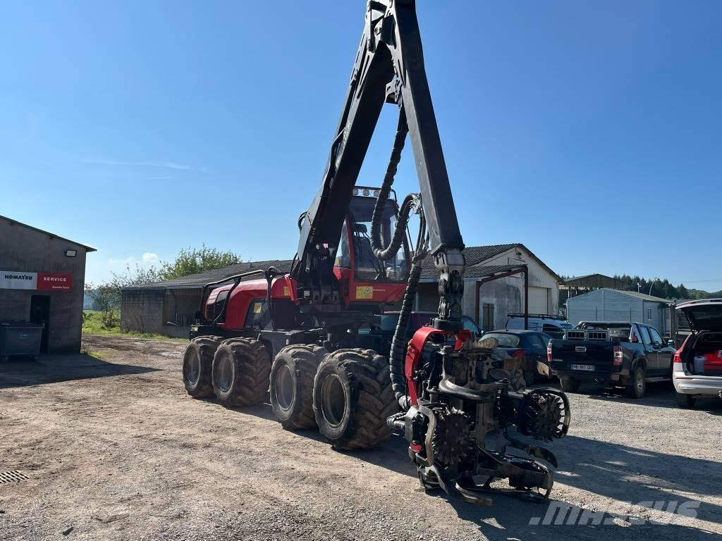 Komatsu 931 XC Betakarítók