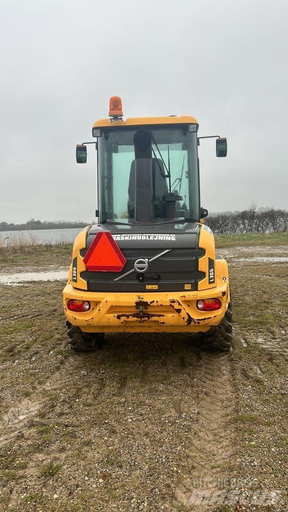 Volvo L 30 G Gumikerekes homlokrakodók