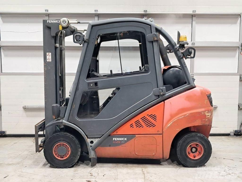 Linde H25T-02 Gázüzemű targoncák