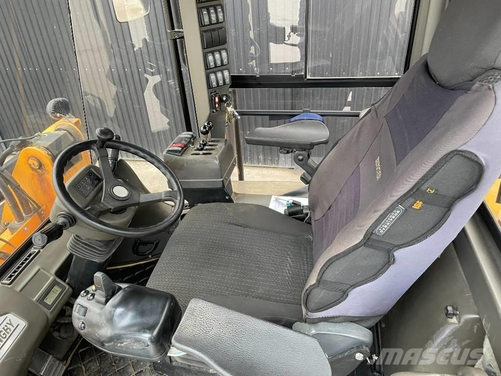 Ljungby L 13 Gumikerekes homlokrakodók