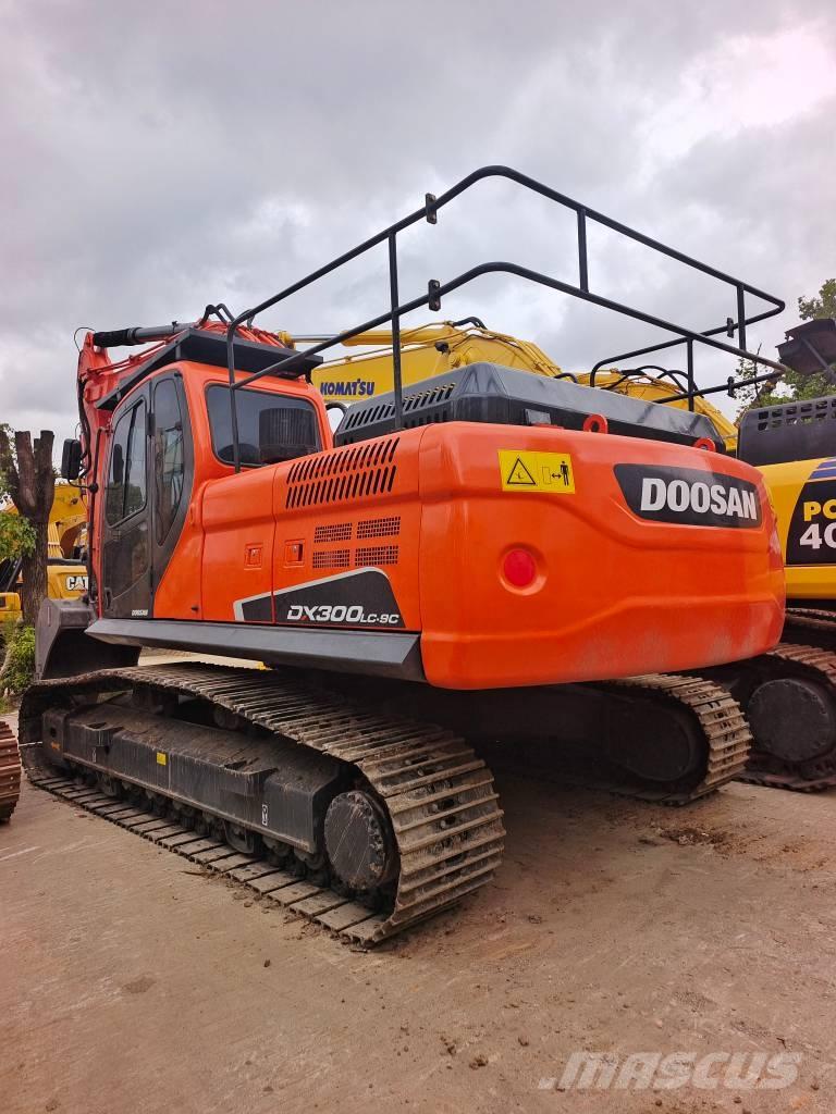 Doosan DX 300LC-9C Lánctalpas kotrók