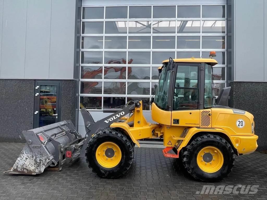 Volvo L30G Gumikerekes homlokrakodók