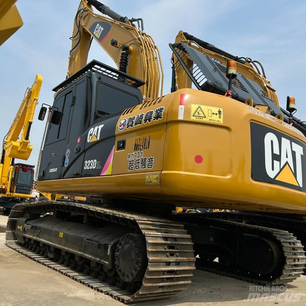 CAT 323D2L Lánctalpas kotrók