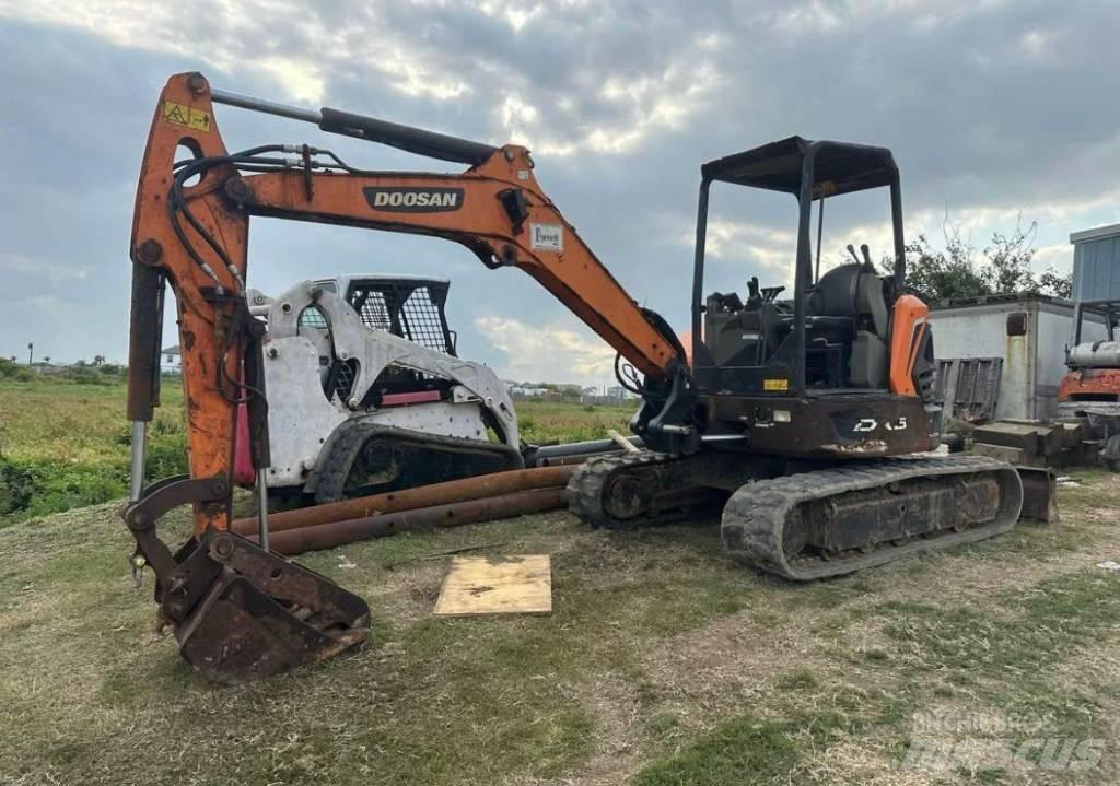 Doosan DX50 Lánctalpas kotrók