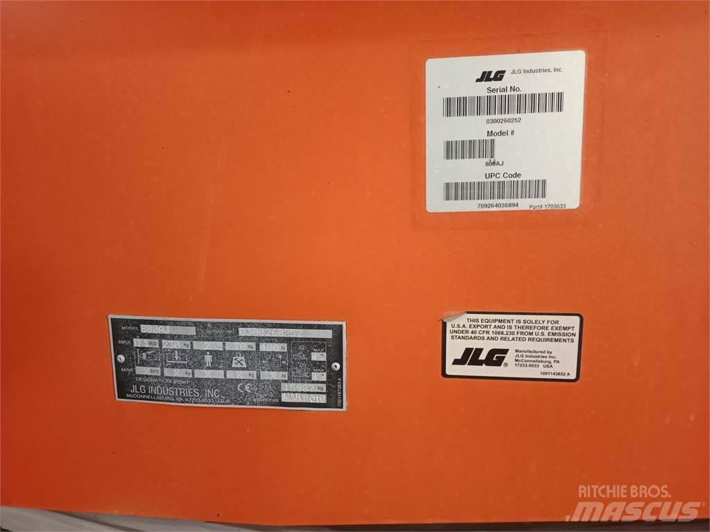 JLG 800AJ Karos emelők