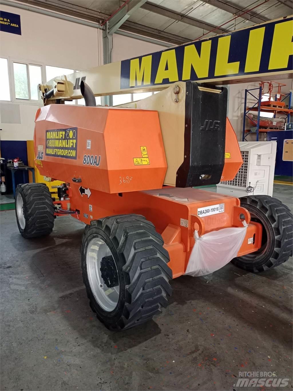 JLG 800AJ Karos emelők