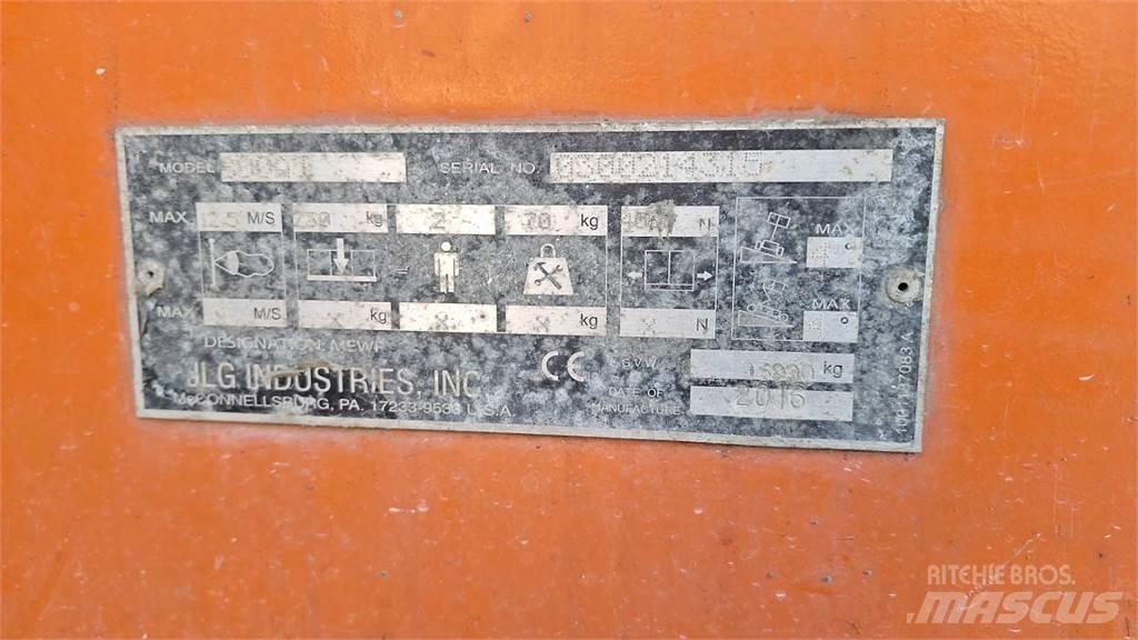 JLG 800AJG Karos emelők