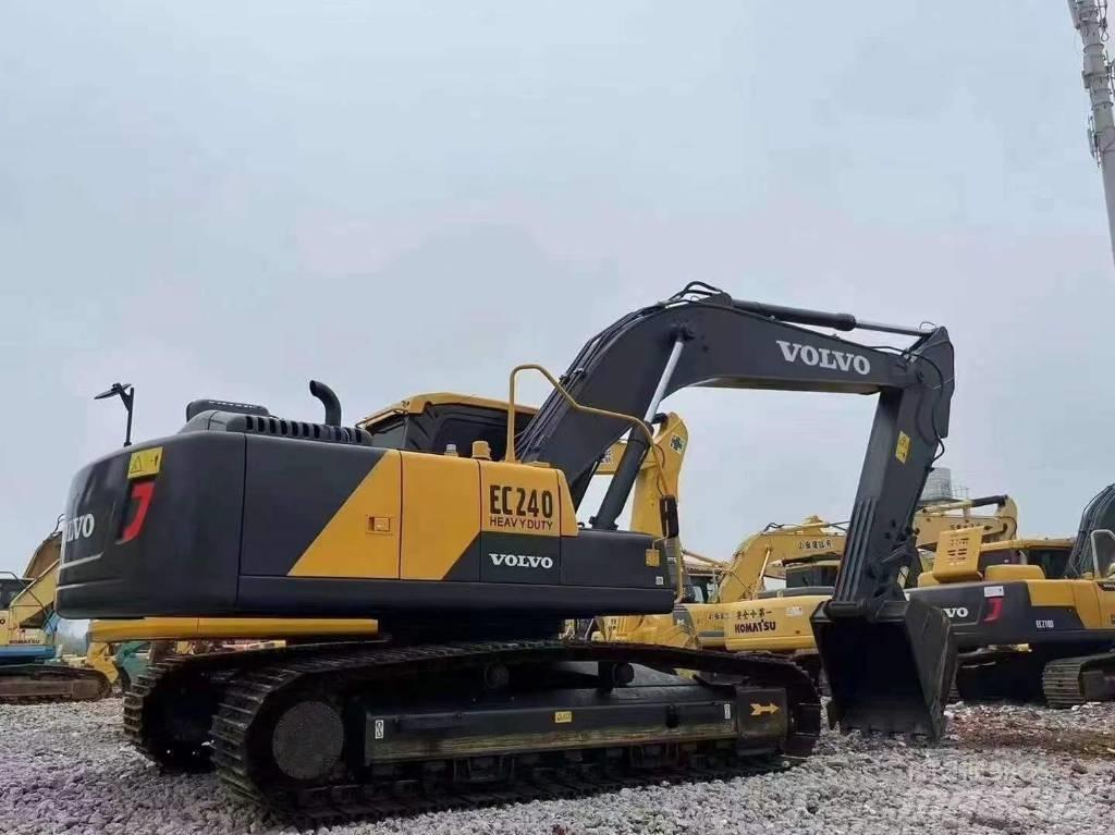 Volvo EC 240 Lánctalpas kotrók