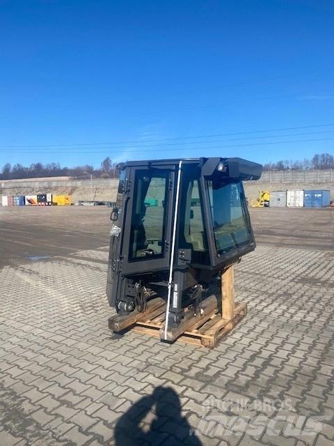 CASE D 1650 NEW CAB Vezetőfülke és belső tartozékok