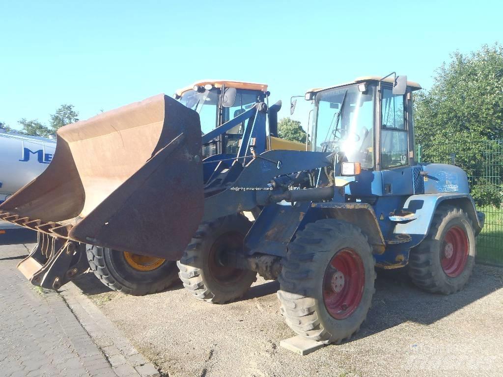 Volvo BM L45 defekt Gumikerekes homlokrakodók